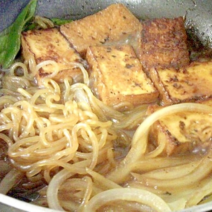厚揚げ玉ねぎ糸こんにゃくで肉豆腐風